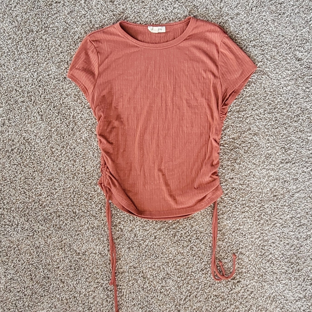 KINGSTON GRAY tee with ruched side ties